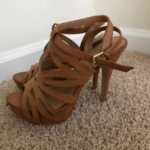 NWOT guess heels
